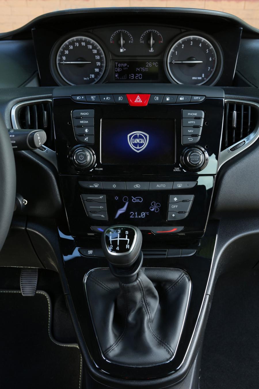 Детали интерьера Lancia Ypsilon (846) 2015 года  (фото 30 из 31)